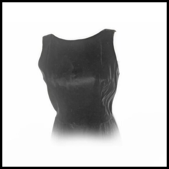 Black Velvet Dress Vintage 1950s Boat Neckline 50s Minimalist Sheath  Low Back - Picture 6 of 16